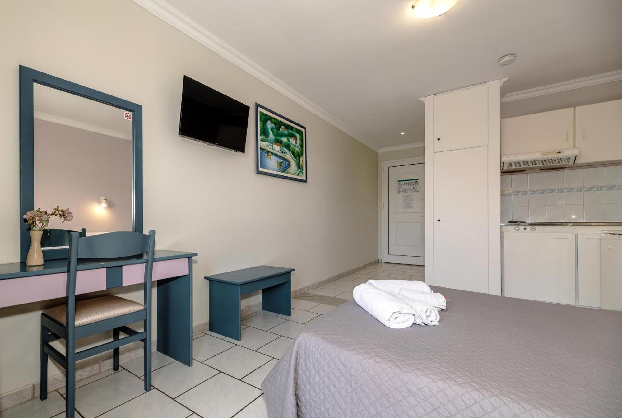Sofia's Hotel 2*